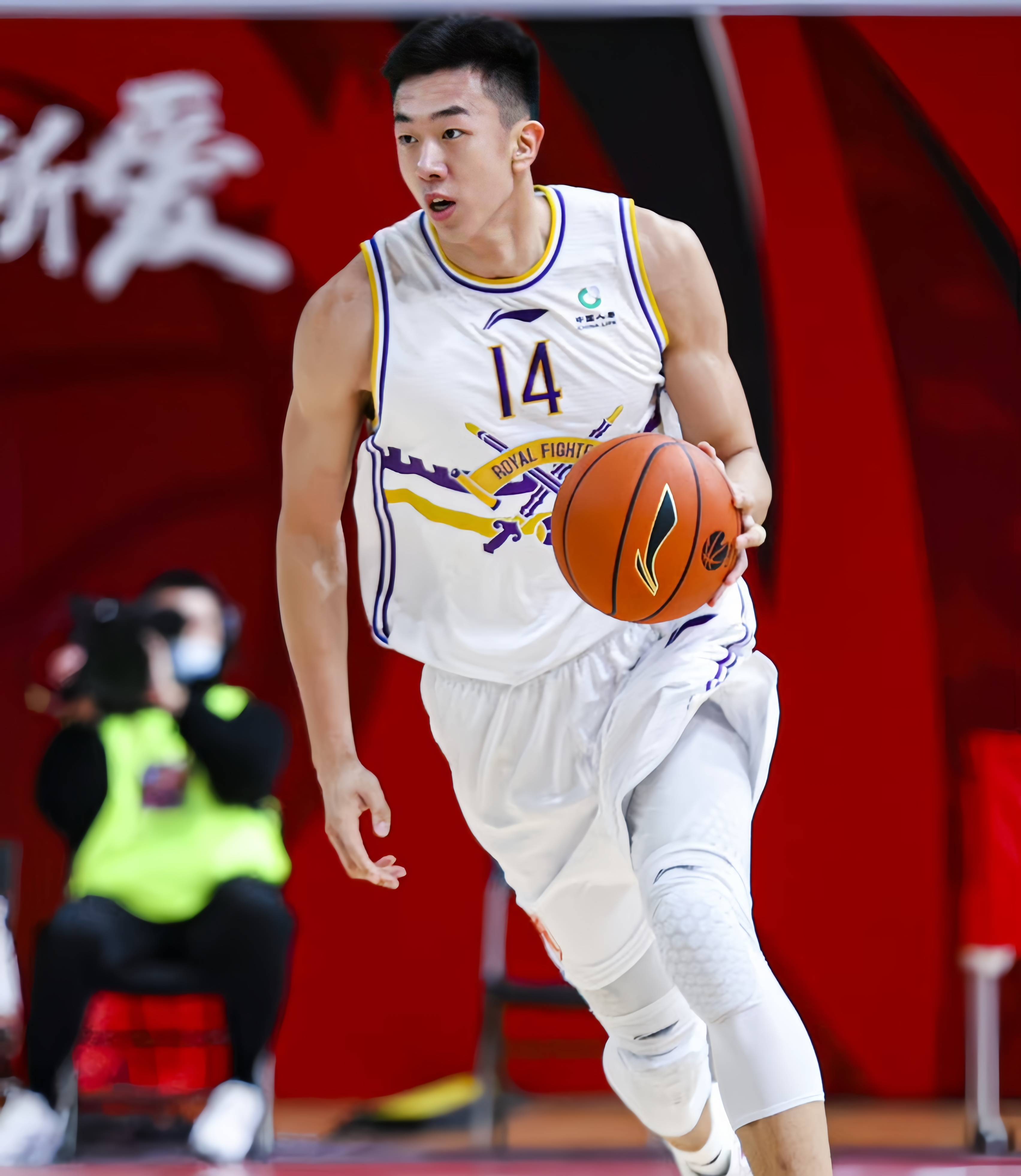 张三归队，球队声势大涨迎战CBA新赛季