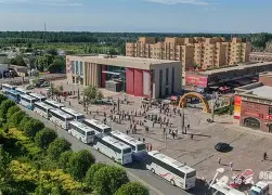 阿尔姆内西达客场保家成功,中场组织传球娴熟联战火 阿尔姆内西达客场保家成功,中场组织传球娴熟联战火