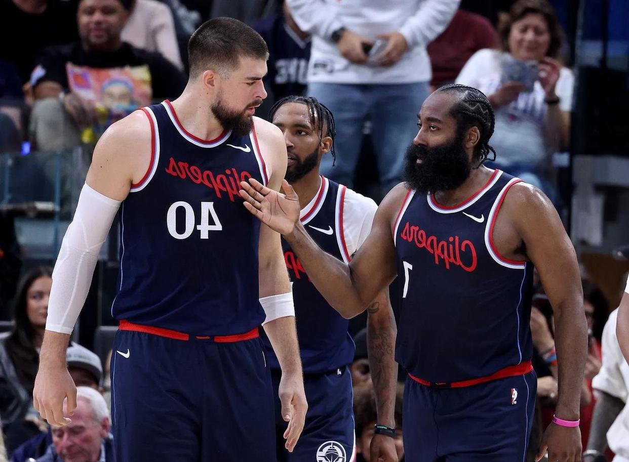 快船队内讧事件曝光，球队声势一时受损的简单介绍