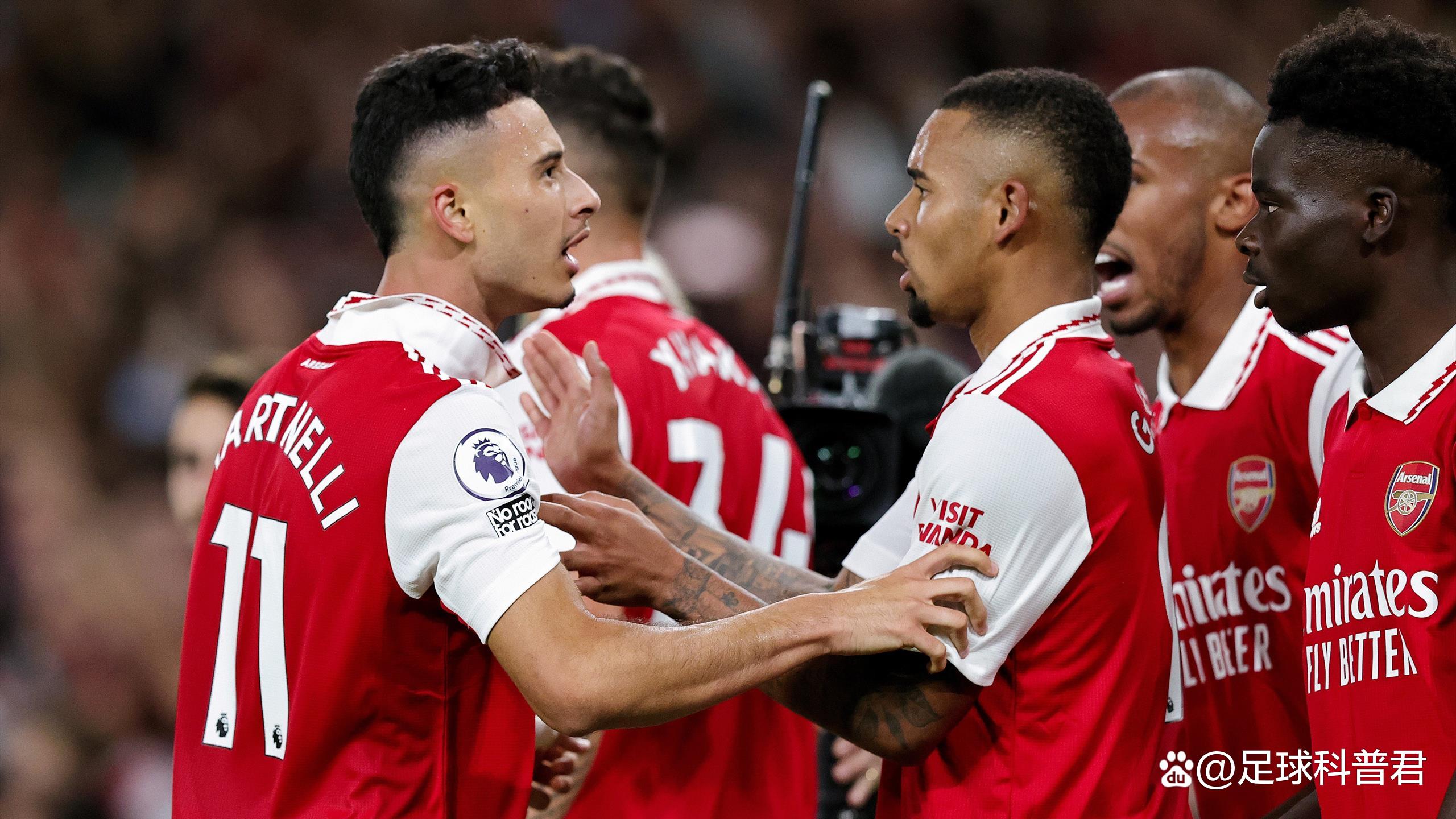 重要足球比赛精彩纷呈，赛场掀起高潮的简单介绍